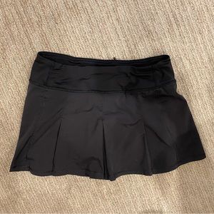 Lululemon athletica workout skirt Size 4